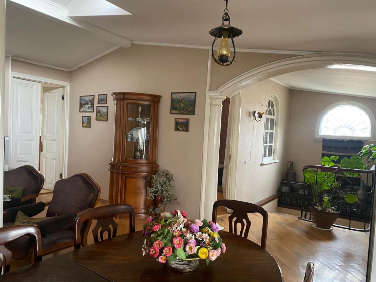 Polonia Tbilisi House Hotell Eksteriør bilde
