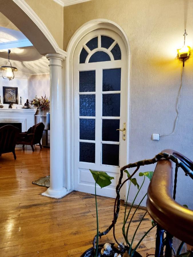 Polonia Tbilisi House Hotell Eksteriør bilde