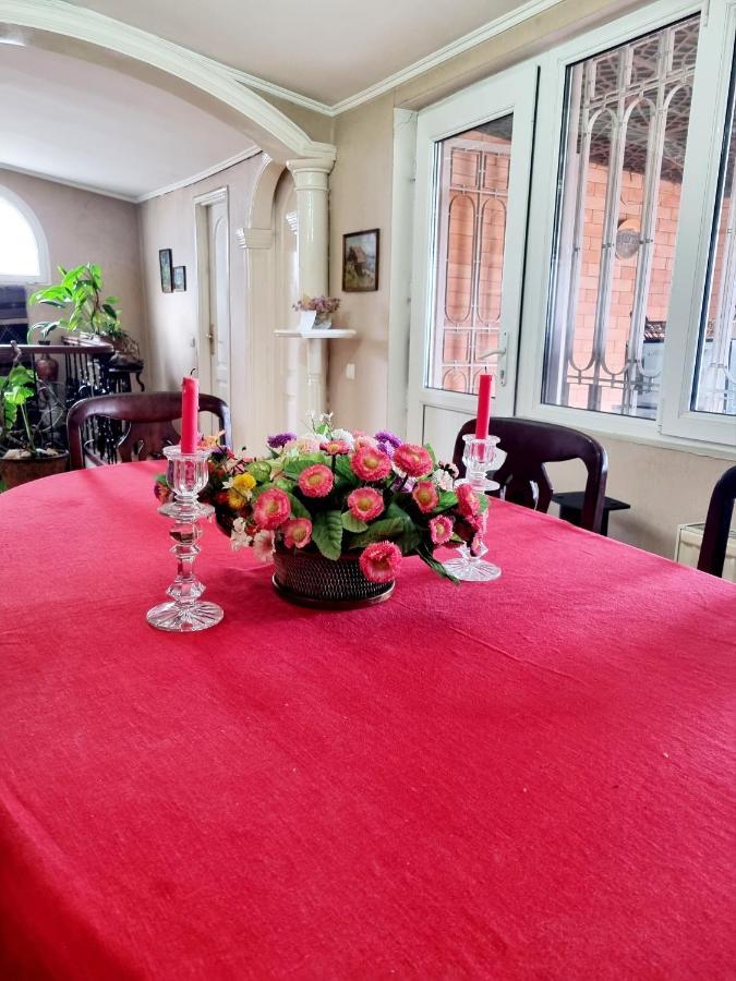 Polonia Tbilisi House Hotell Eksteriør bilde