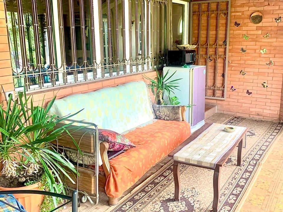 Polonia Tbilisi House Hotell Eksteriør bilde