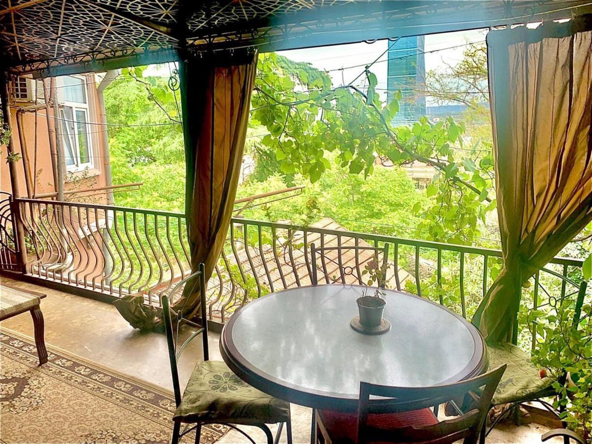 Polonia Tbilisi House Hotell Eksteriør bilde